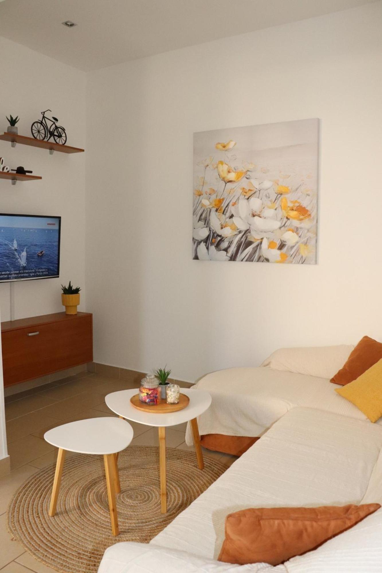 Apartments And Rooms With Parking Space Krk - 5294 คิร์ก ภายนอก รูปภาพ