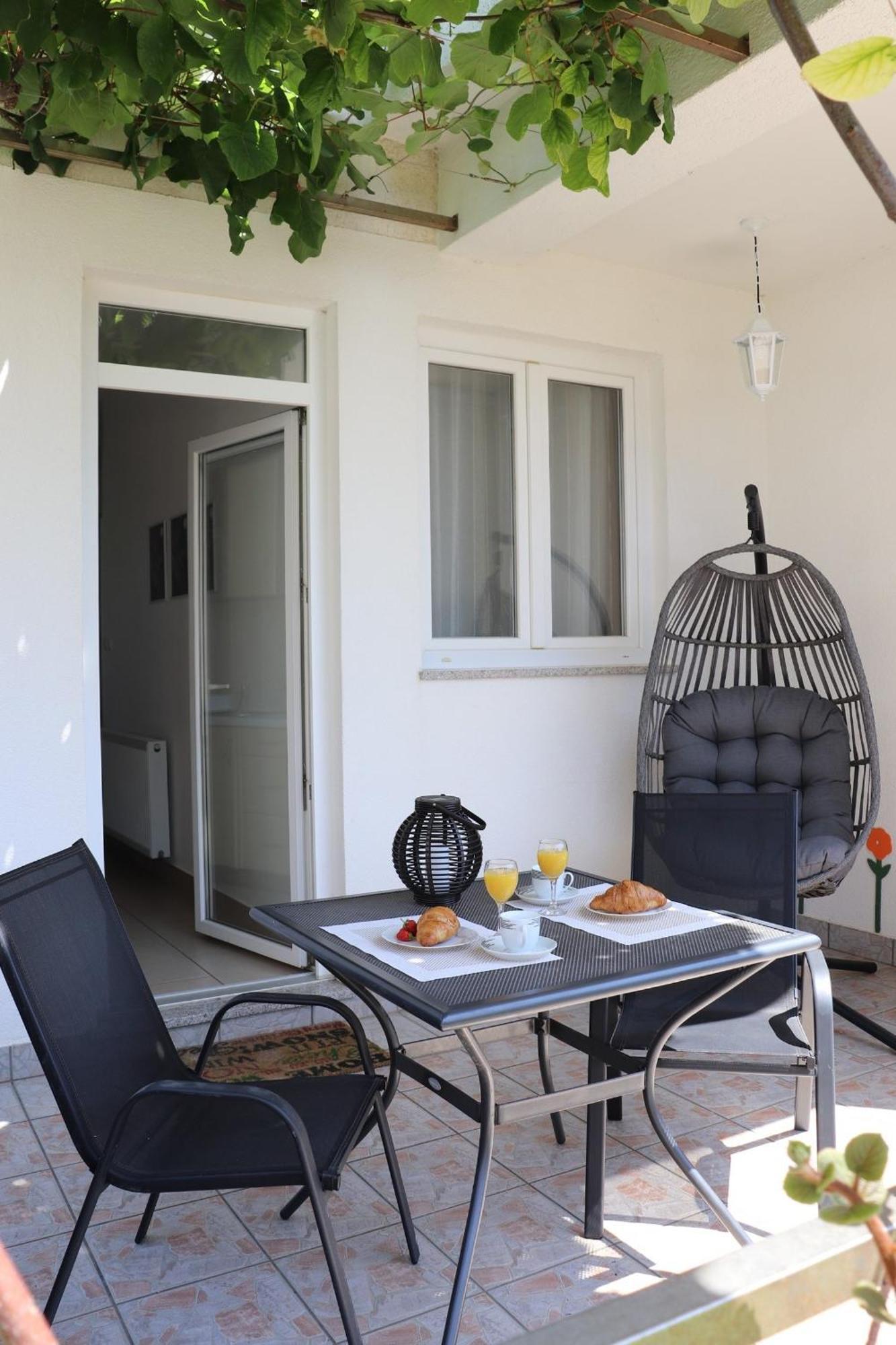 Apartments And Rooms With Parking Space Krk - 5294 คิร์ก ภายนอก รูปภาพ